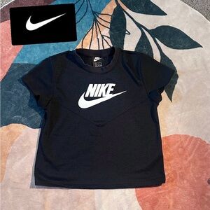 Nike women’s workout top